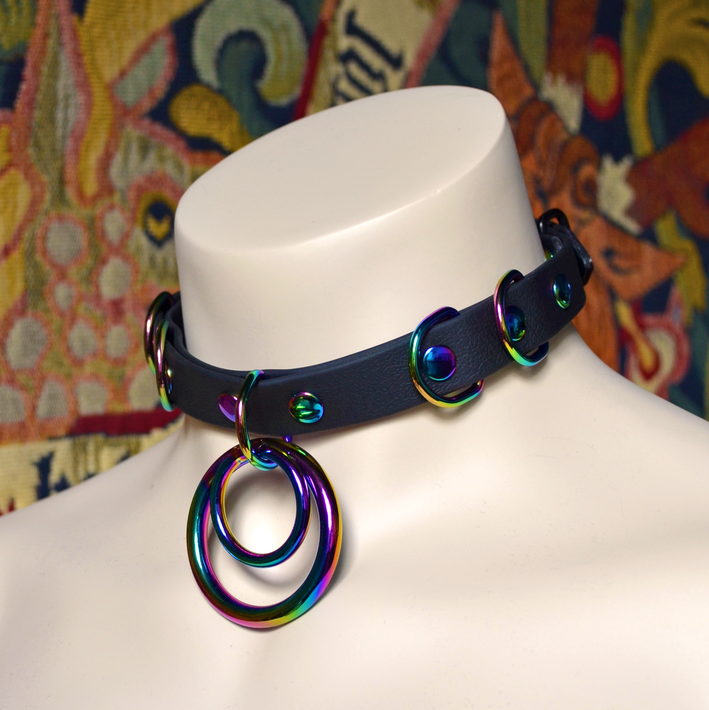 Choker Nebula - BDSM Collar in Black Biothane and Iridescent Metal Fera Daemon Choker Nebula - BDSM Collar in Black Biothane and Iridescent Metal Fera Daemon