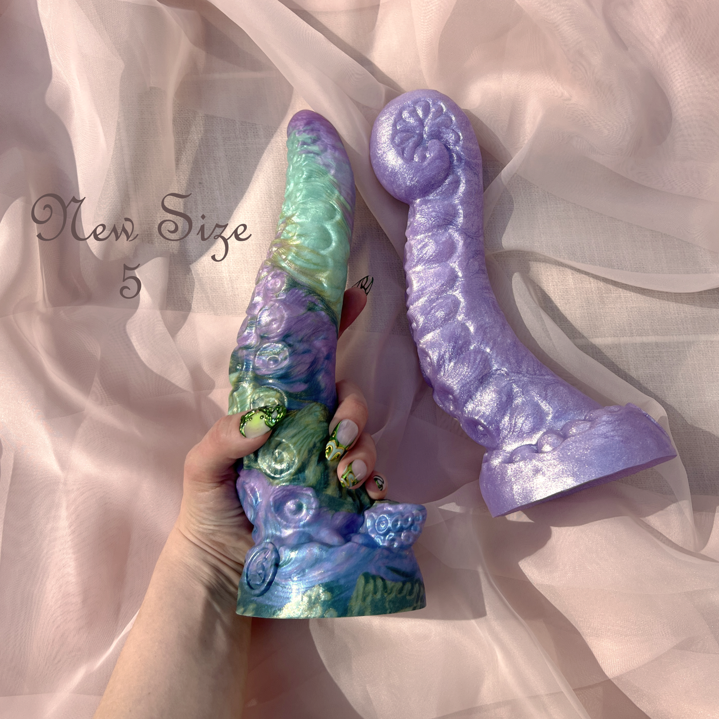 Dildo géant tentacule multicolore, Néa de Fera Daemon est un sextoy en silicone de plus de 20cm fabriqué en France.