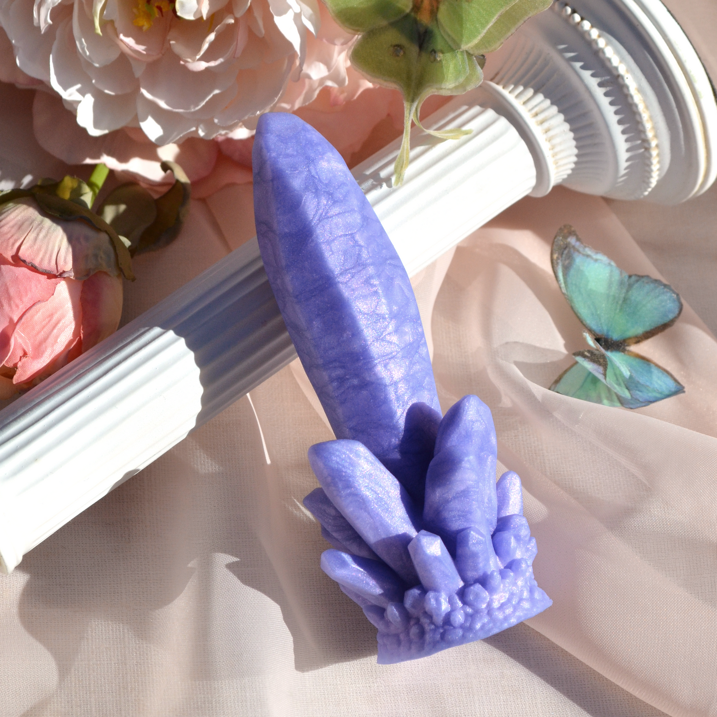 Gode cristal en silicone médical bleu-violet doux à la texture personnalisable : moelleux ou ferme