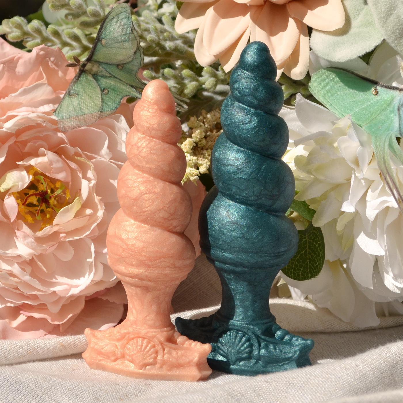 Dark Green Anal Plug with T Base - Fenra Sacred Cedar Fera Daemon Dark Green Anal Plug with T Base - Fenra Sacred Cedar Fera Daemon