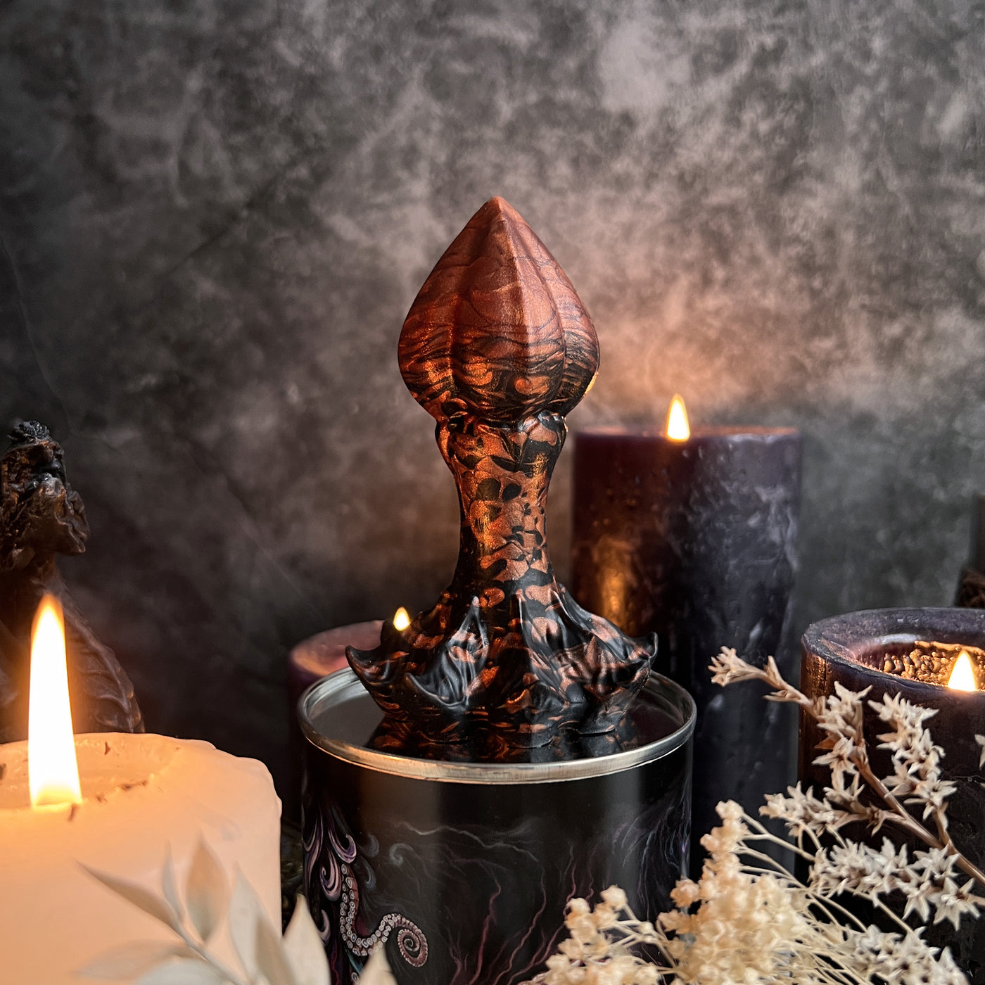 Plug anal cuivre au style gothique et dark fantasy fabriqué en France par Fera Daemon