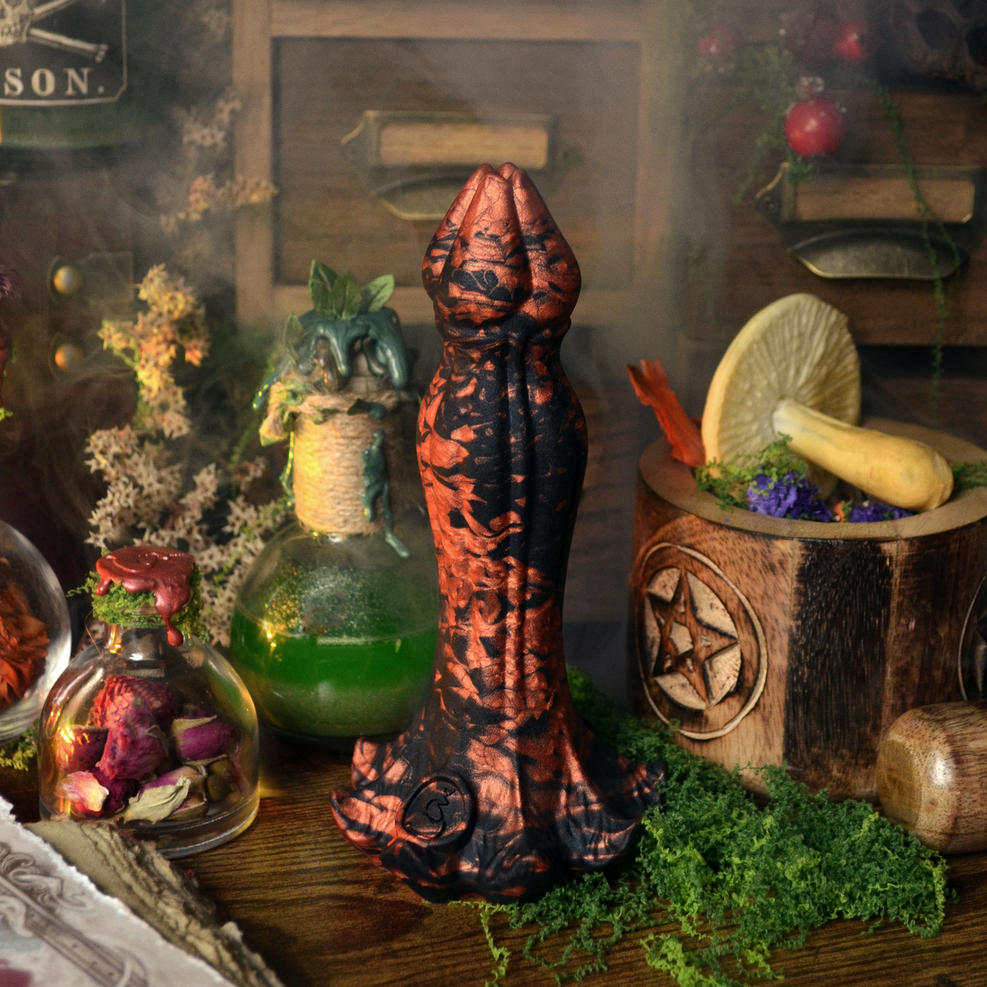 Sextoy Halloween de Fera Daemon, un dildo noir et cuivre en silicone médical inspiré de la botanique dark fantasy