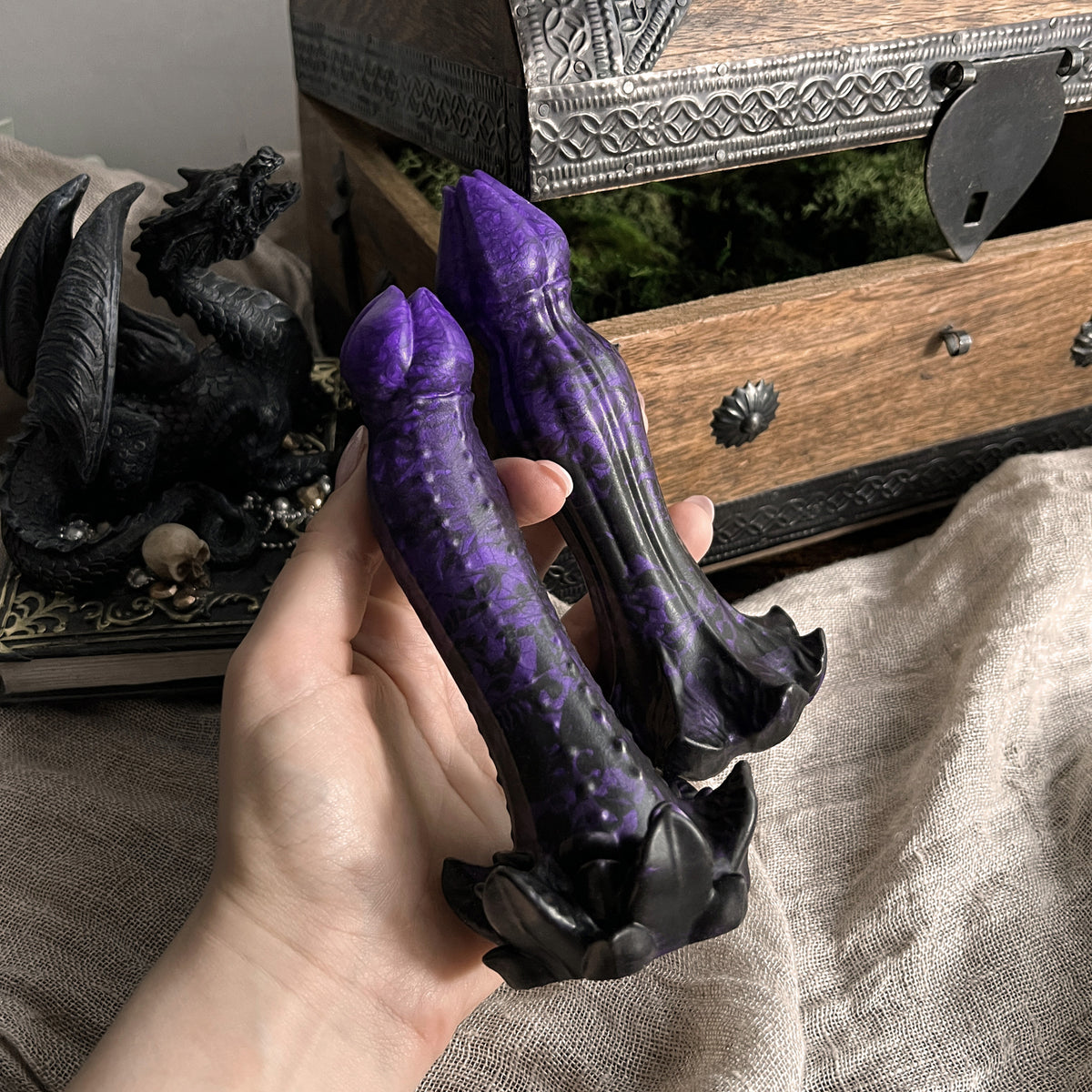 Nymf Mystic : Black to Purple Dark Fade Flower Dildo | Fera Daemon