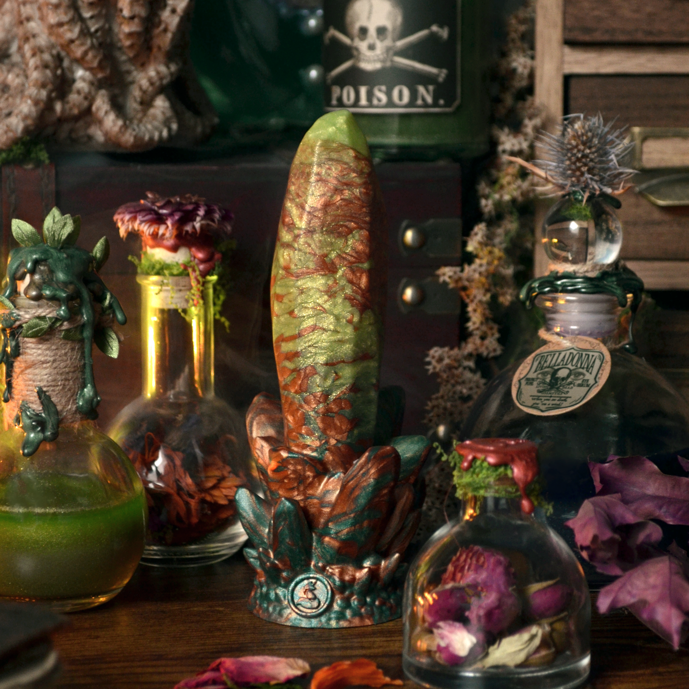 Sextoy cristal en silicone aux couleurs de l'automne et au style d'apothicaire fabriqué en France par Fera Daemon