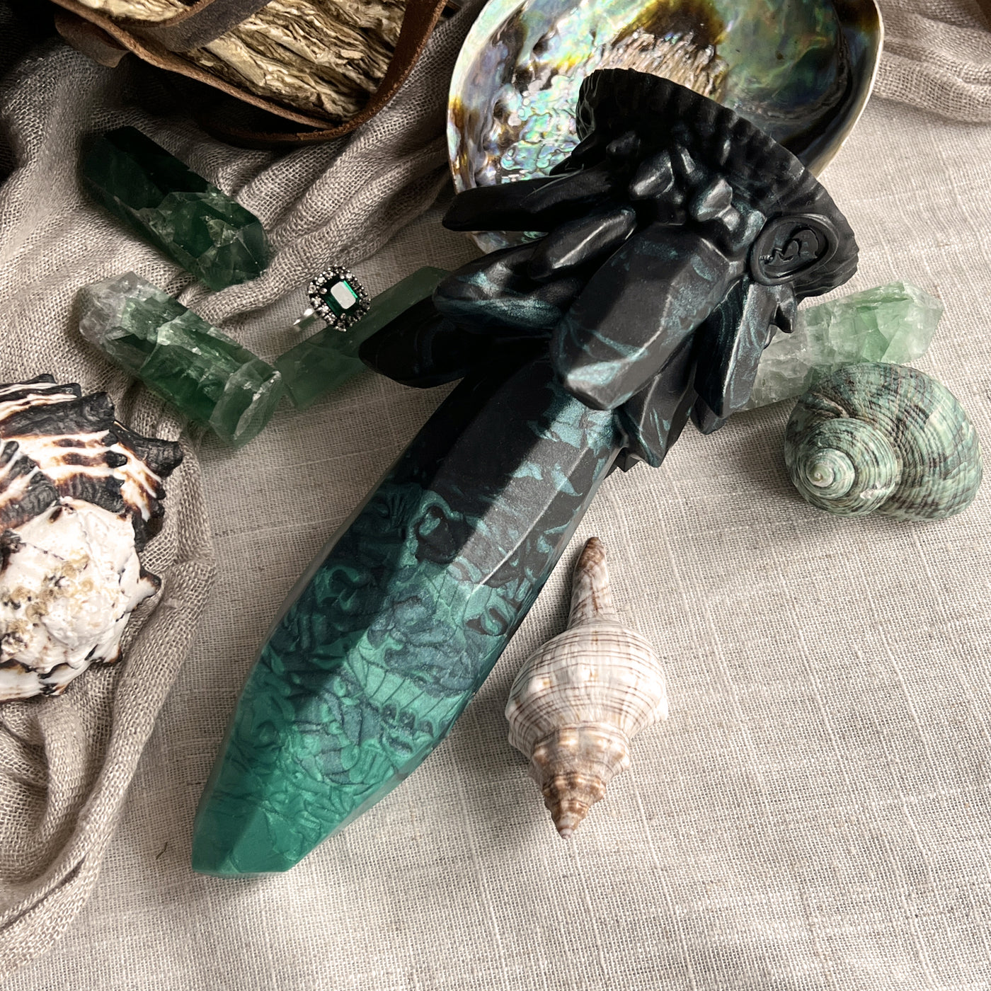 Echo Abyssal Emerald : Black to Green Dark Fade Crystal Dildo | Fera Daemon Echo Abyssal Emerald : Black to Green Dark Fade Crystal Dildo | Fera Daemon