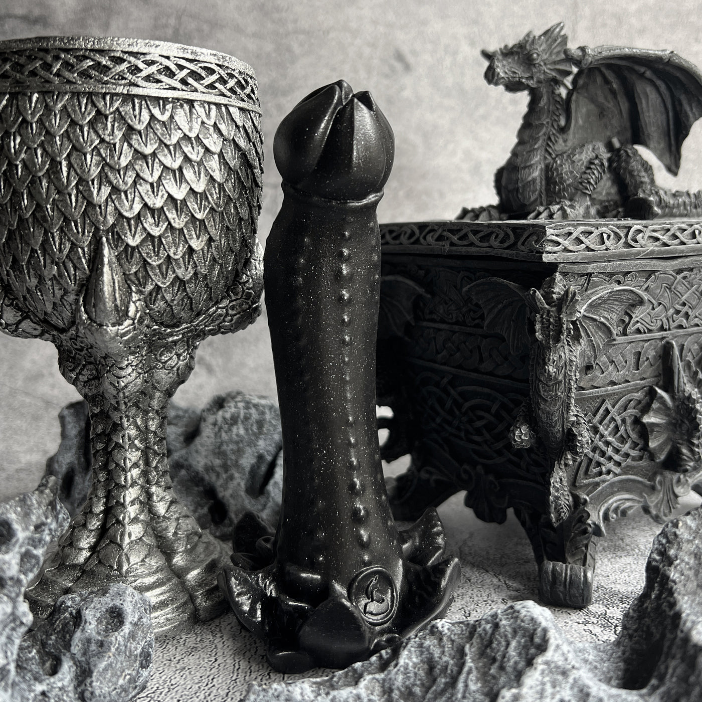 Nymf Lunenoire: Sparkly Black Flower Dildo | Fera Daemon Nymf Lunenoire: Sparkly Black Flower Dildo | Fera Daemon
