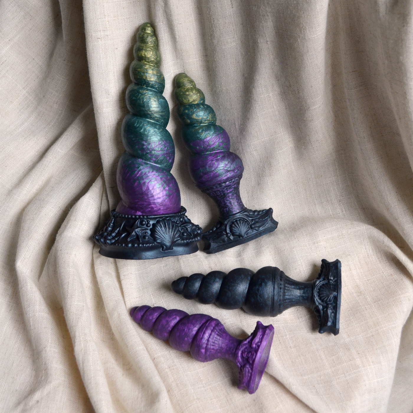 Sextoys fantasy aux spirales inspirées des cornes de licorne. Des jouets pour adulte artistiques et originaux.
