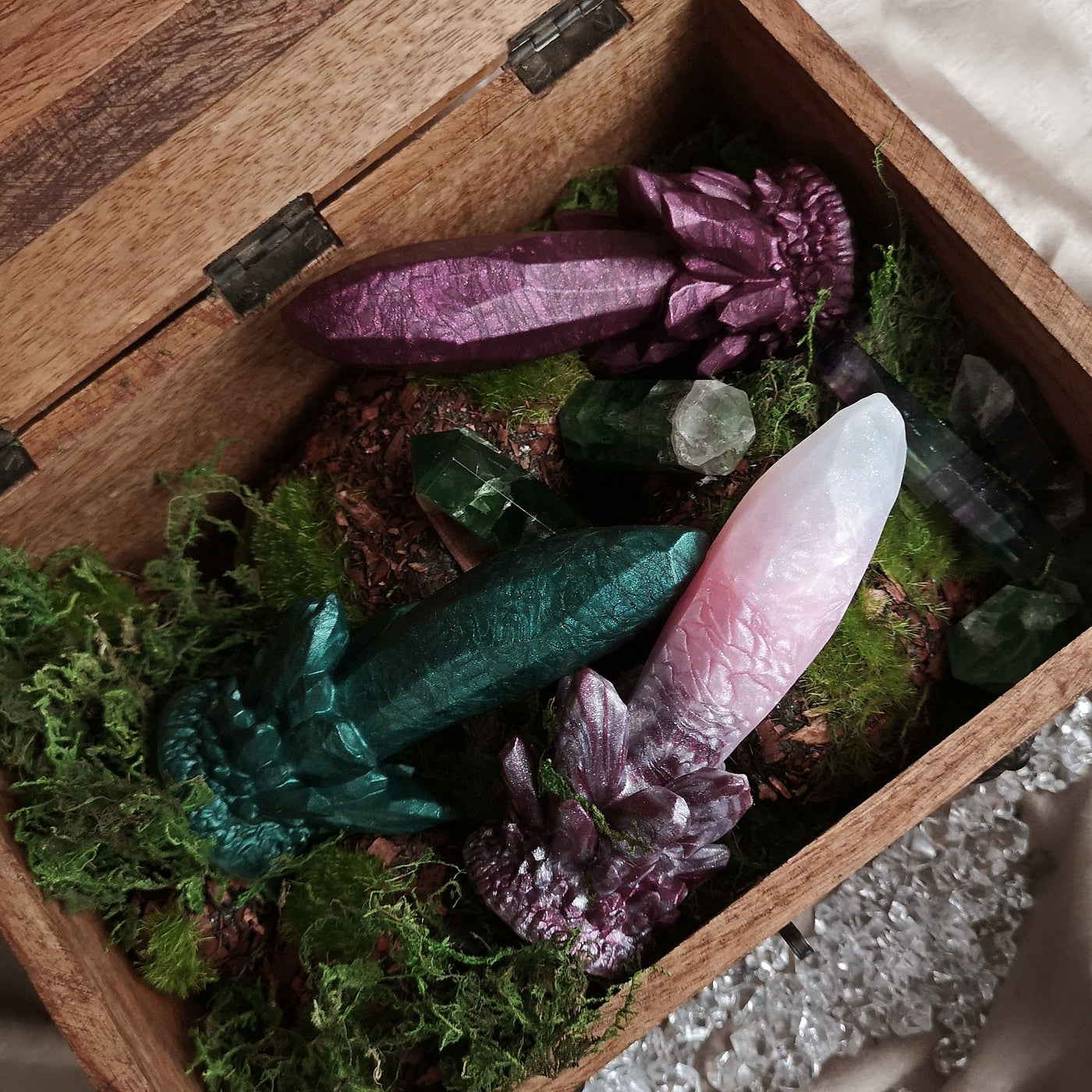 Echo Great Vintage : Dark Red Geode Dildo | Fera Daemon Echo Great Vintage : Dark Red Geode Dildo | Fera Daemon