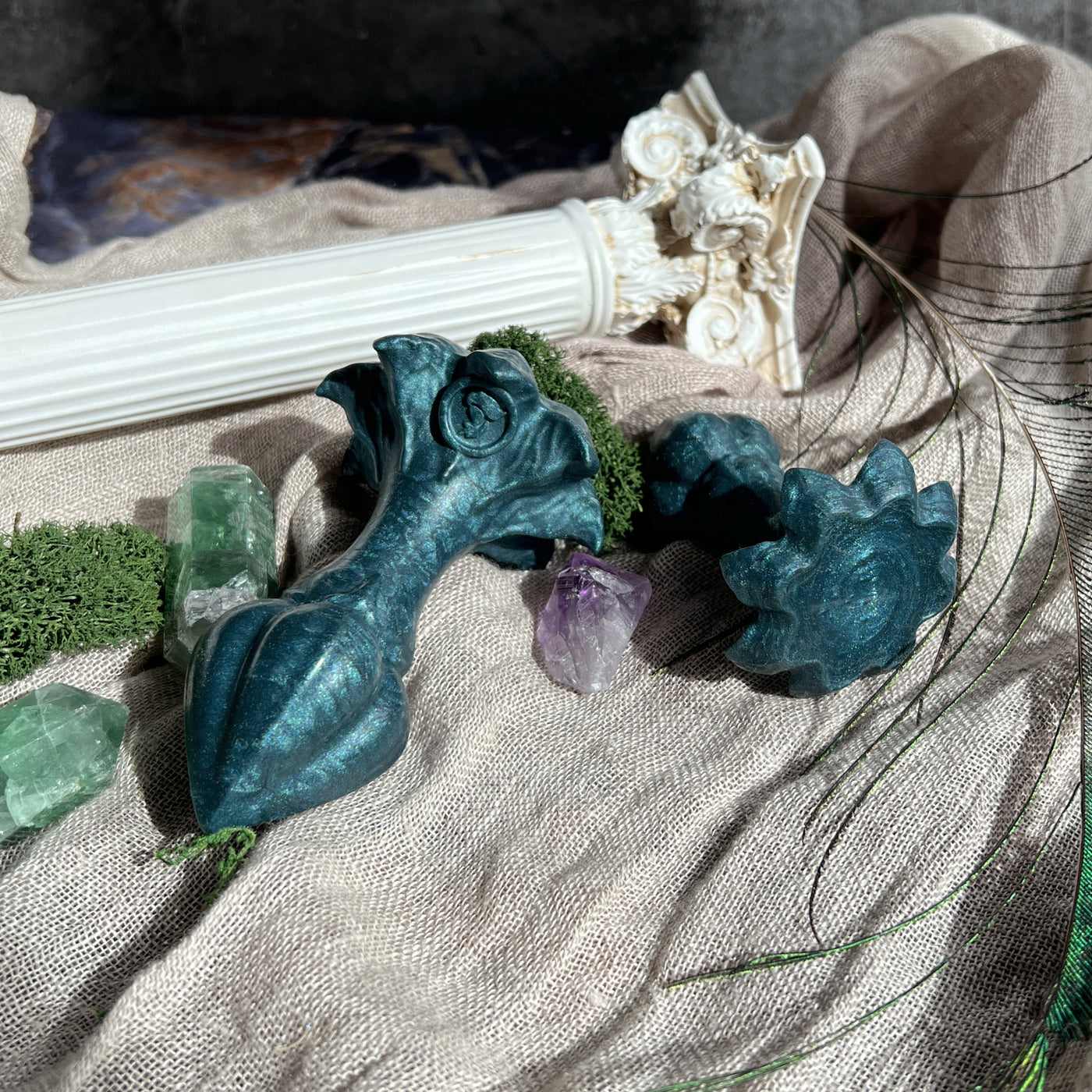 Nymf Plug Sacred Cedar : Dark Green Flower Plug | Fera Daemon Nymf Plug Sacred Cedar : Dark Green Flower Plug | Fera Daemon